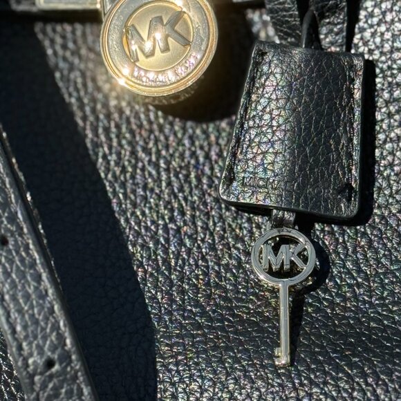 Michael Kors Hamilton Pebbled Leather Crossbody Bag – Black - Picture 6 of 8